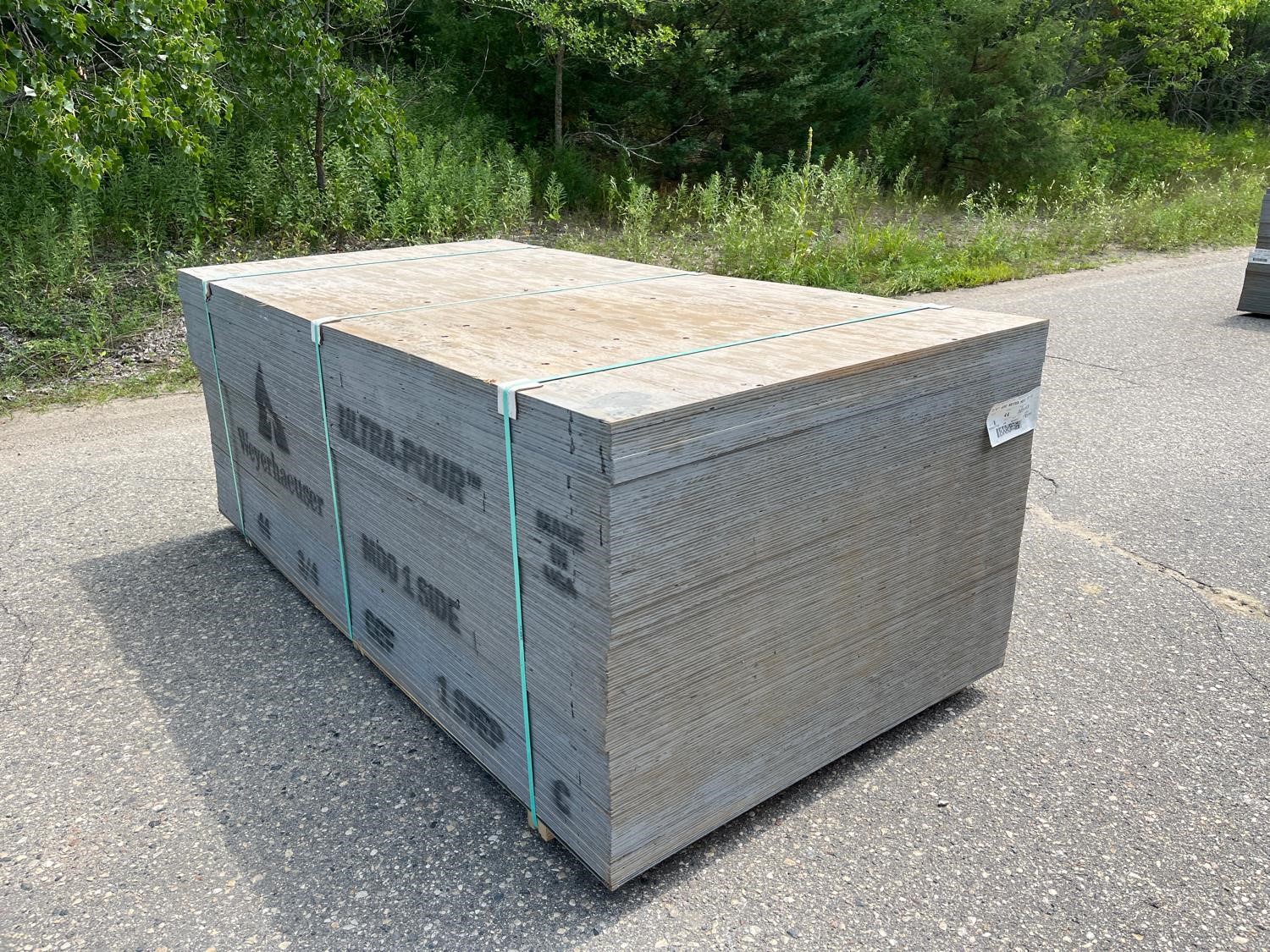Weyerhaeuser MDO 7P S1 4X8’ UltraPour Plywood BigIron Auctions