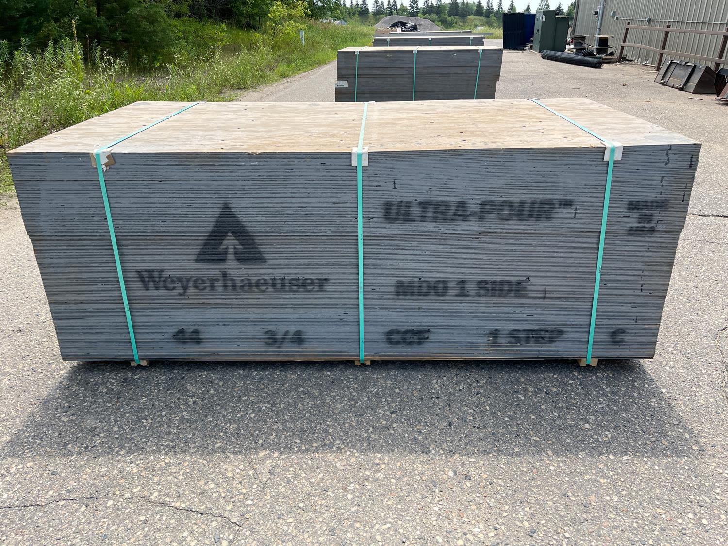 Weyerhaeuser MDO 7P S1 4X8’ UltraPour Plywood BigIron Auctions