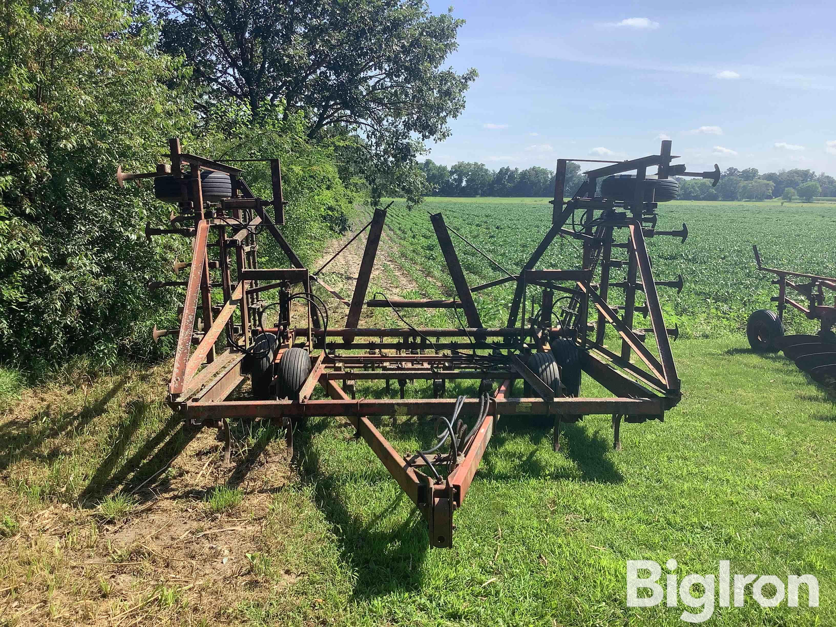 International 45 Vibra-Shank 26’ Cultivator BigIron Auctions