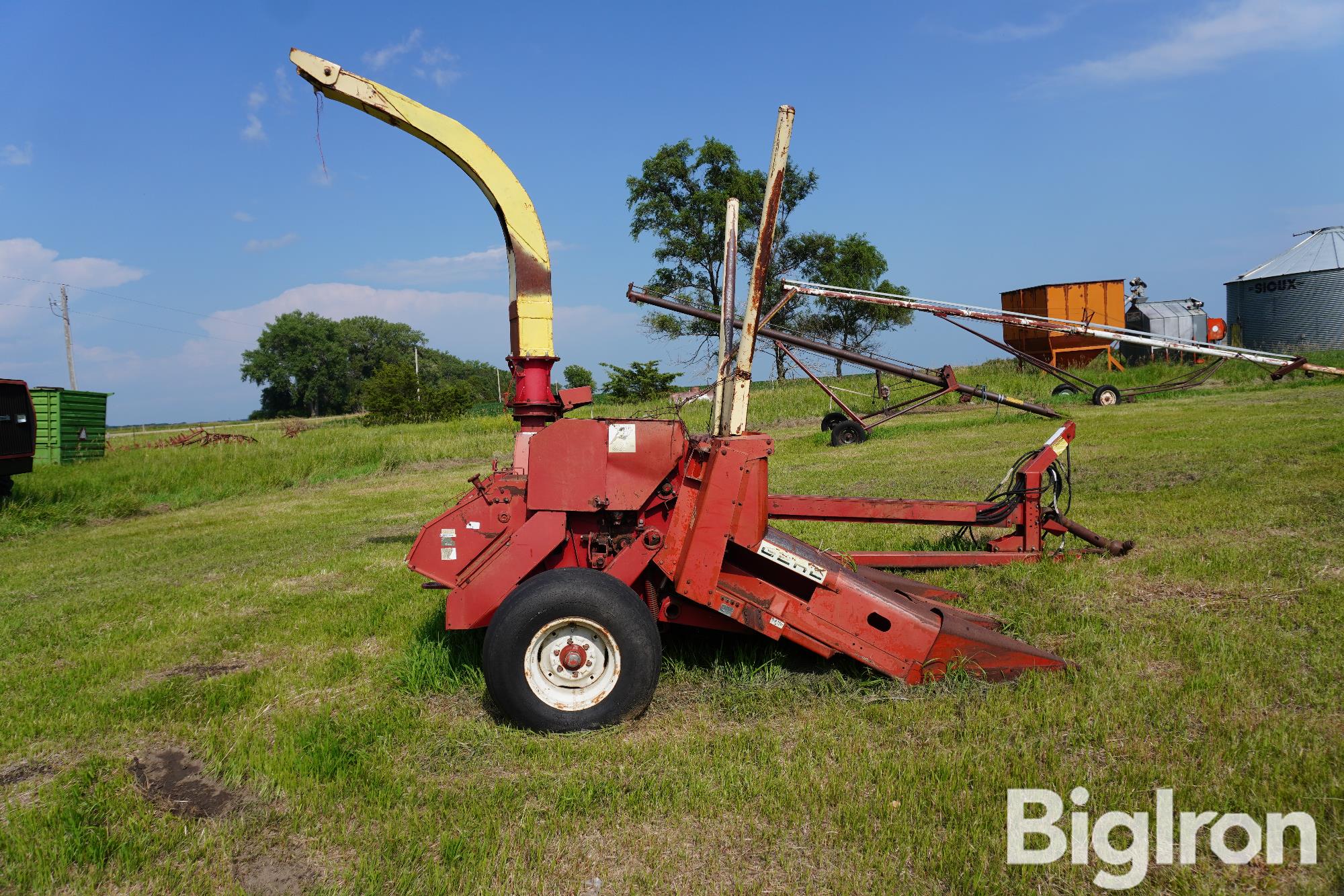 Gehl CB1060 Pull-Type Forage Harvester W/2 Row Head BigIron Auctions