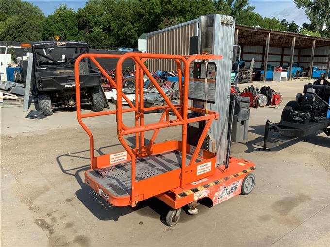 2000 JLGSP12 Push-Around Vertical Manlift BigIron Auctions