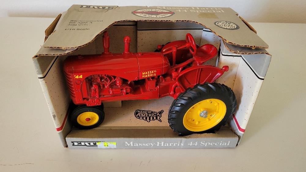 Ertl Massey Harris 44 Special Collector Toy In Box Bigiron Auctions