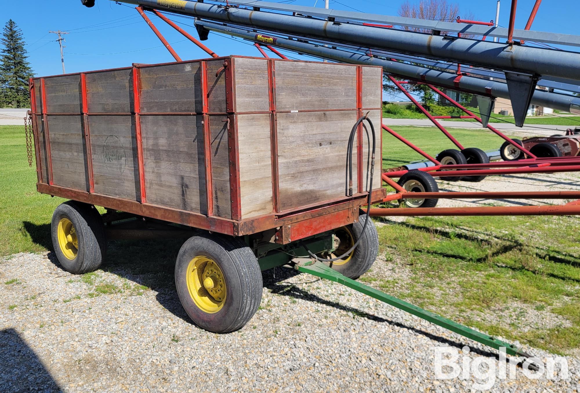 Heider Barge Box On John Deere Running Gear BigIron Auctions