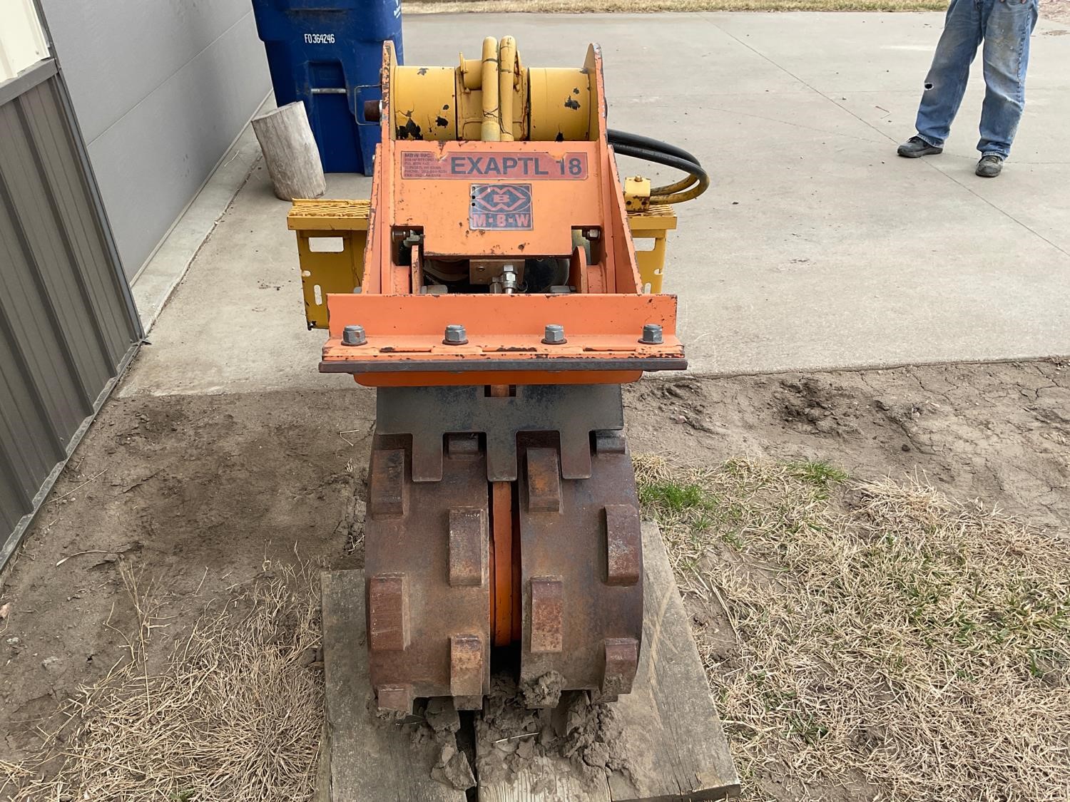 MBW Exaptl 18 Skid Steer Vibratory Roller/Compactor Attachment BigIron ...