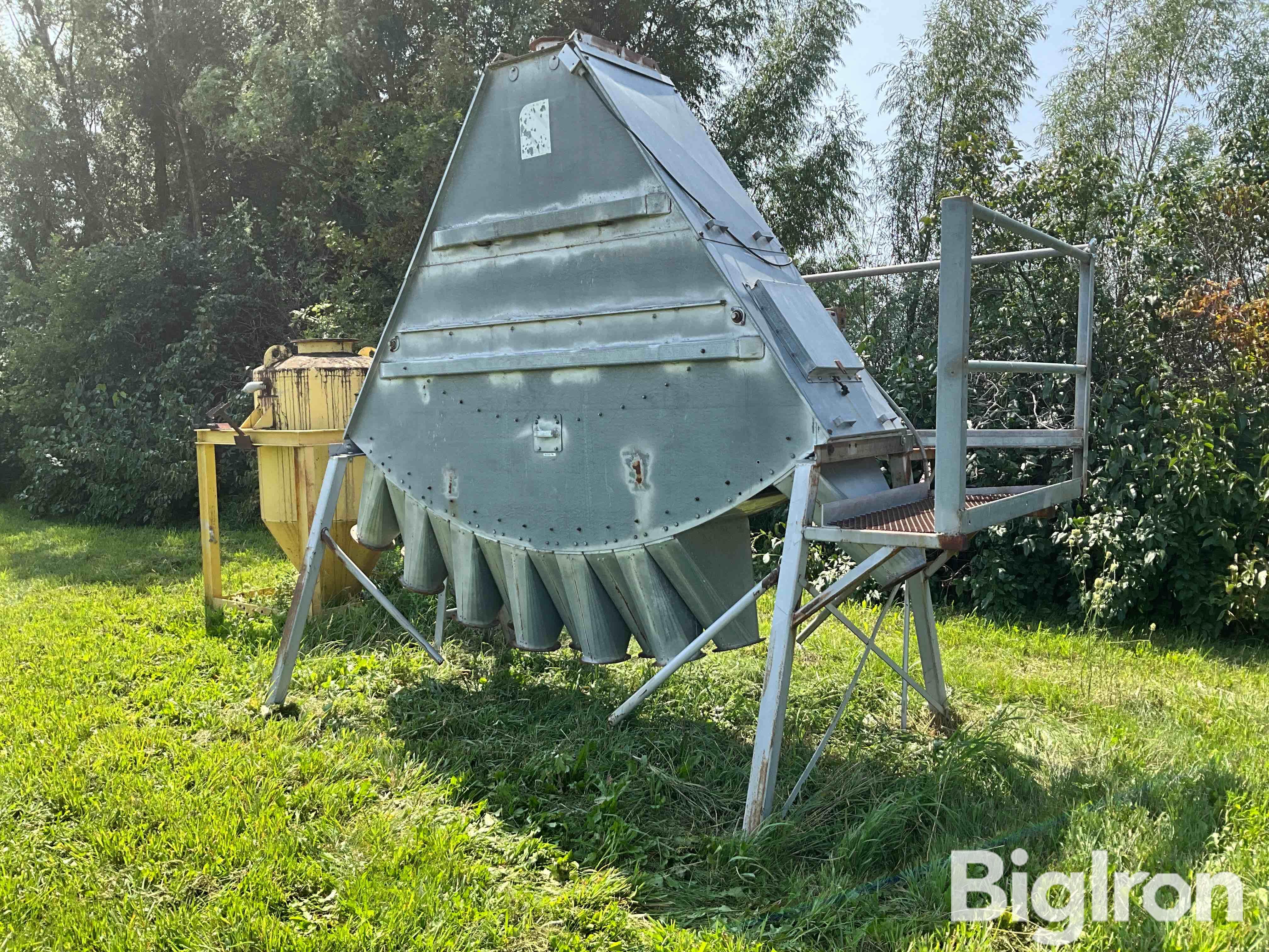 2016 Schlagel 55 DBL Swing Grain Distributor BigIron Auctions