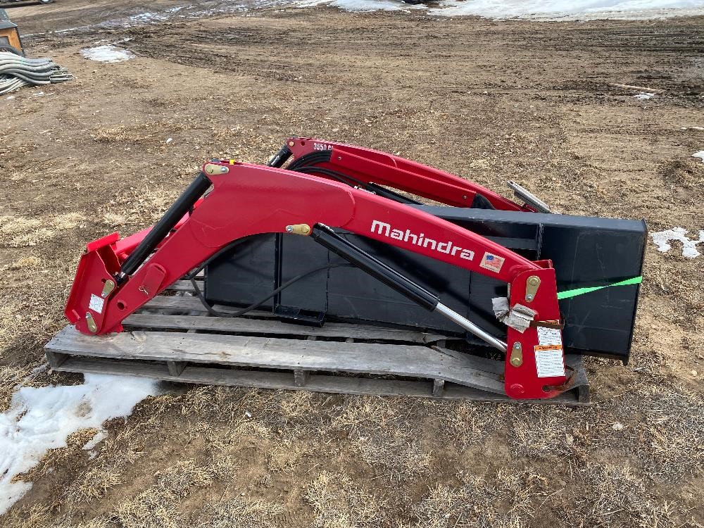 Mahindra 3550cl Front Loader Attachment Bigiron Auctions