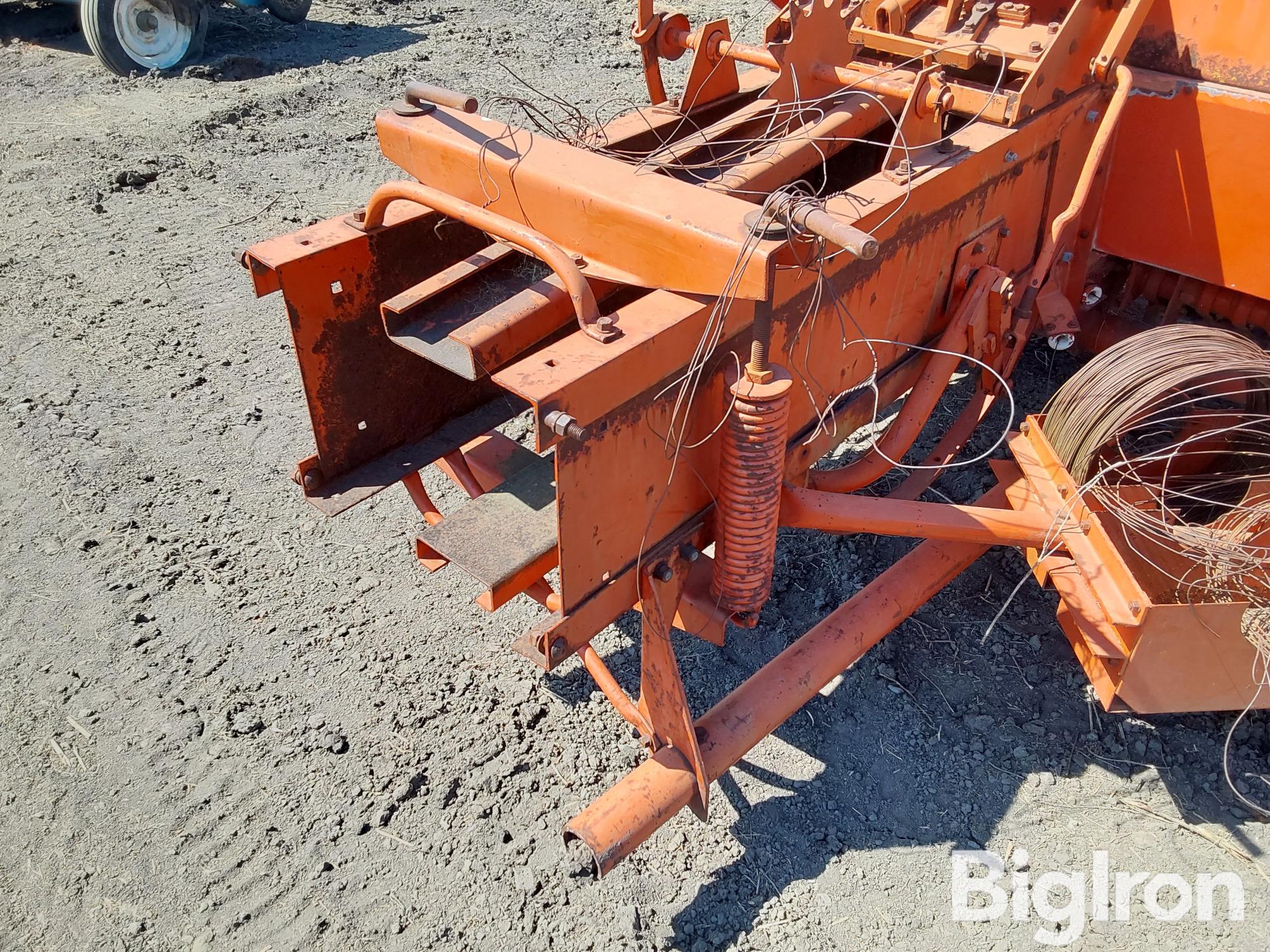 Allis-Chalmers 444 Small Square Baler BigIron Auctions