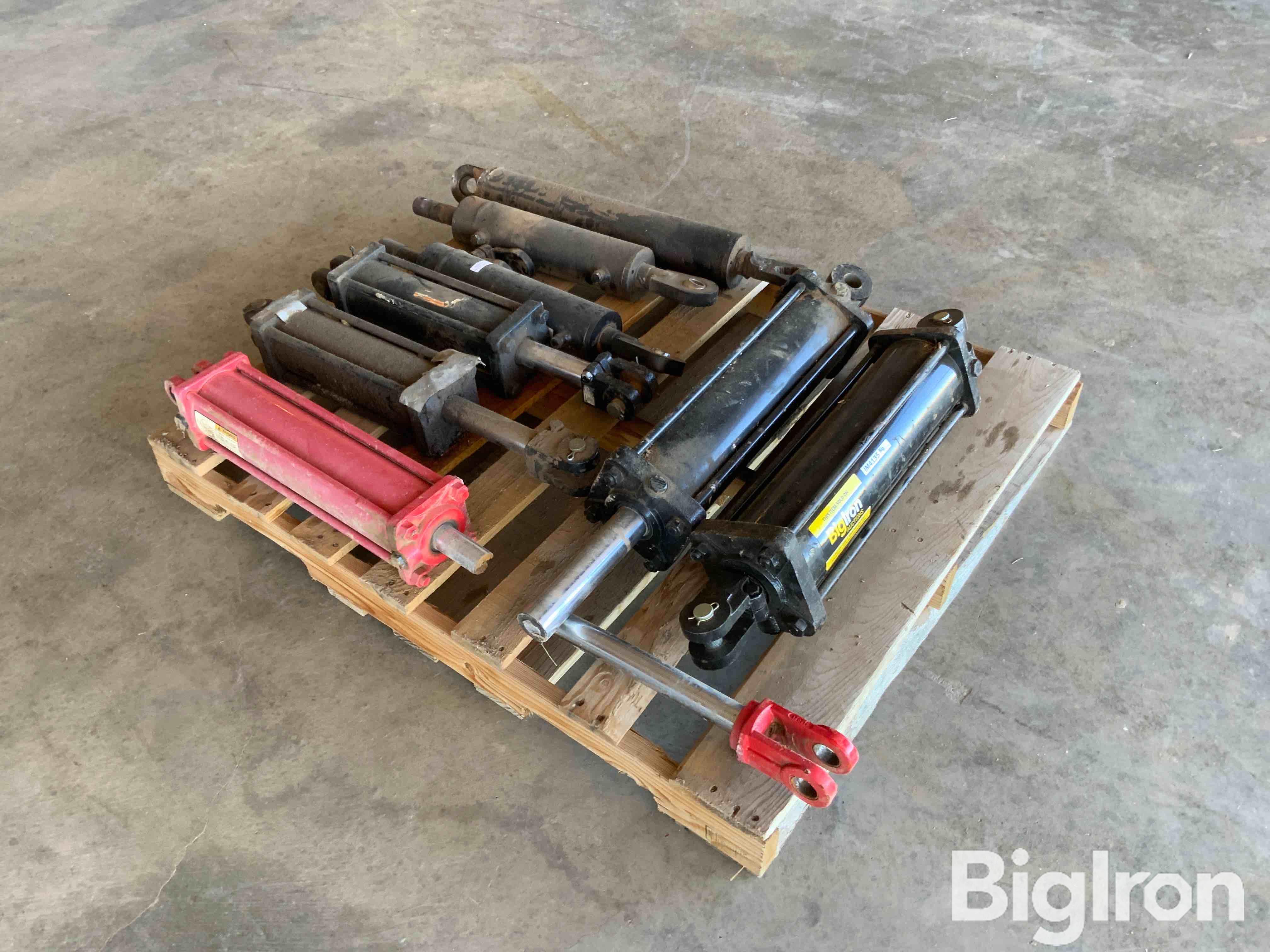 Hydraulic Cylinder Heads BigIron Auctions