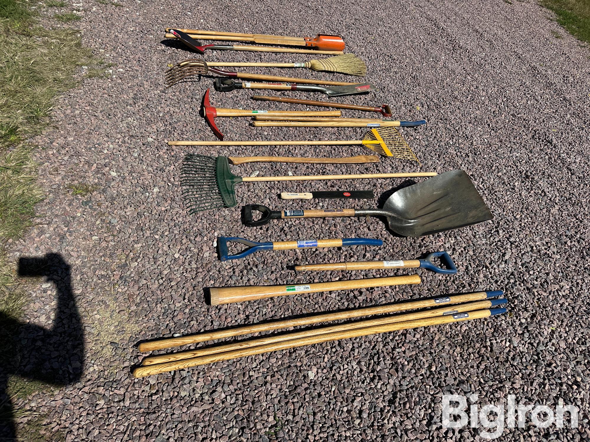 Farm And Garden Hand Tool Assortment Bigiron Auctions 1500