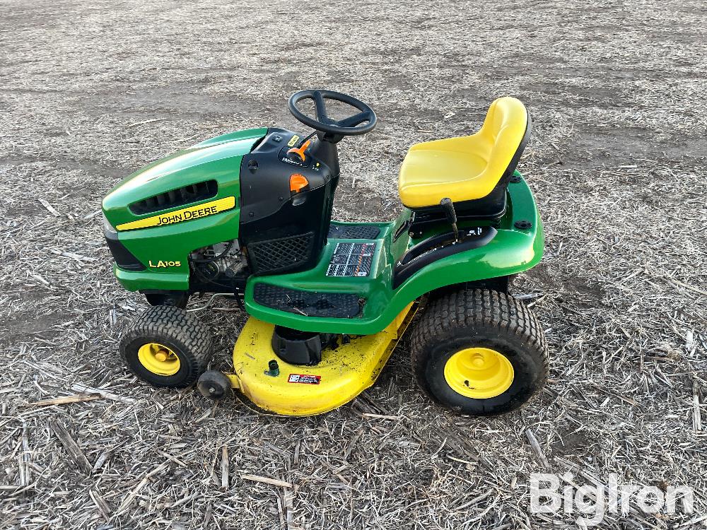 John deere la105 online riding mower