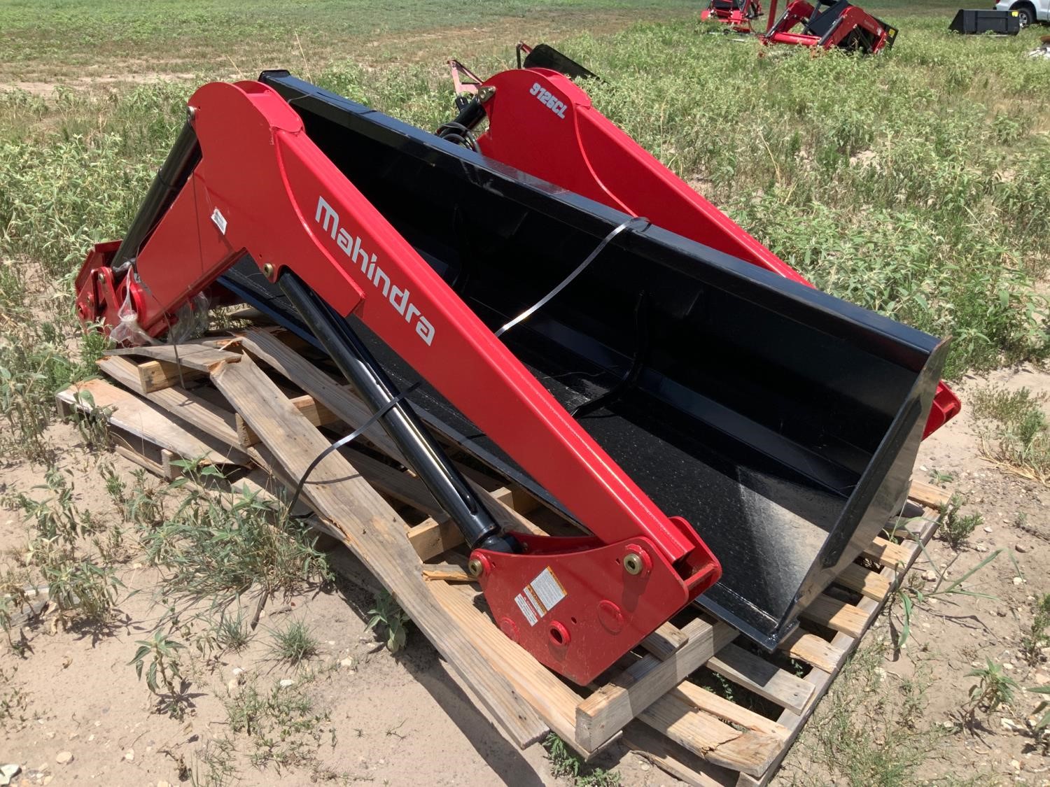 Mahindra 9125CL Front Loader w/ 92