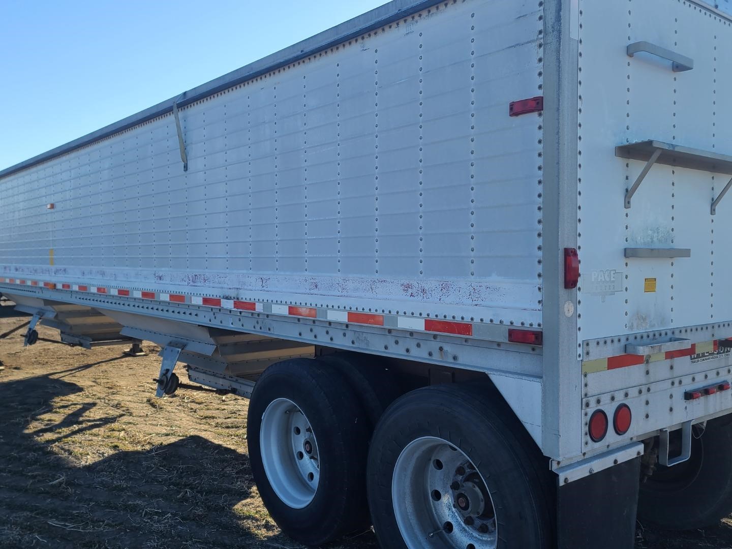 1989 Wilson DWH-200 T/A Aluminum Hopper Grain Trailer BigIron Auctions