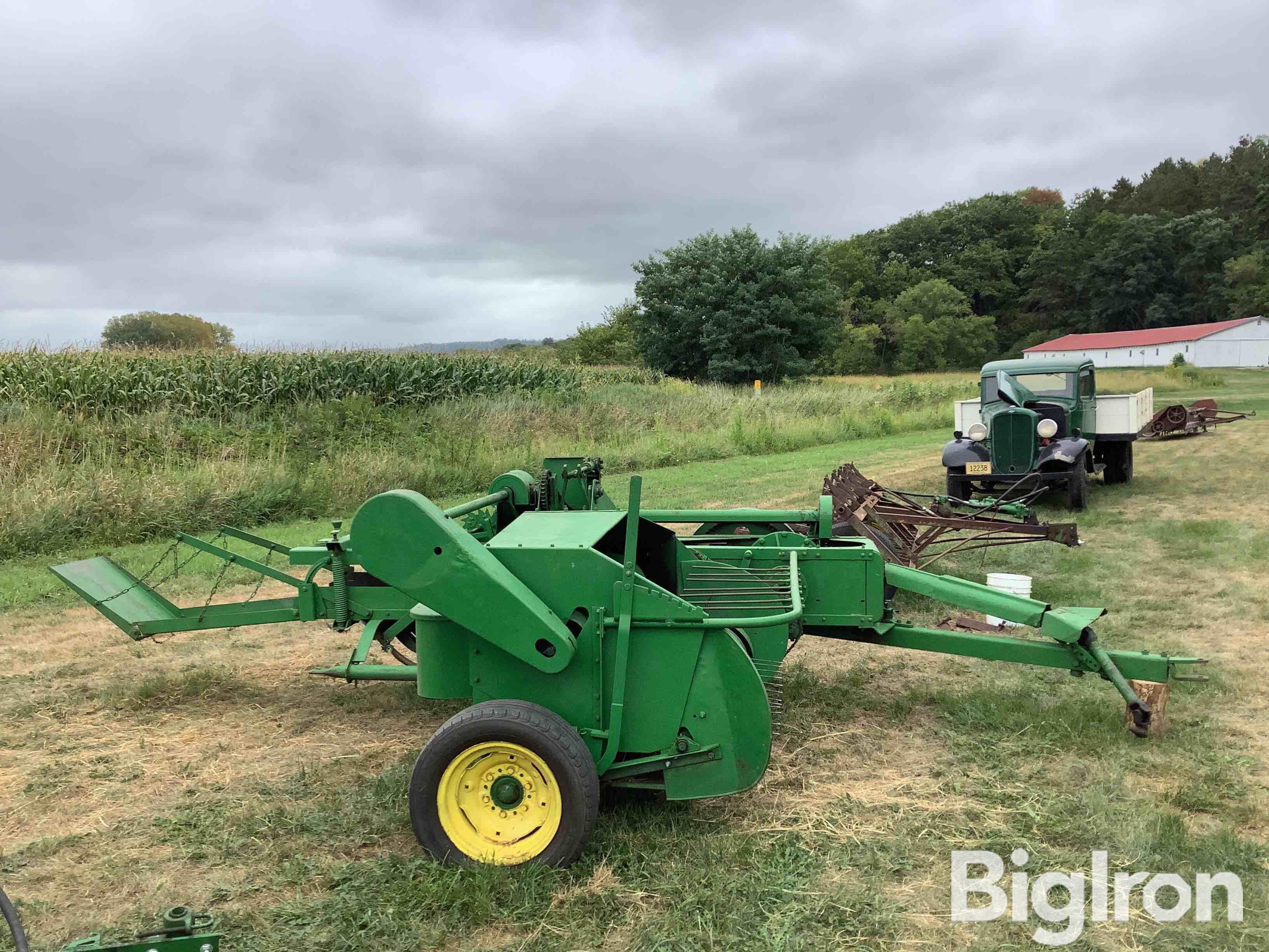 John Deere 14t Small Square Baler Bigiron Auctions 4985