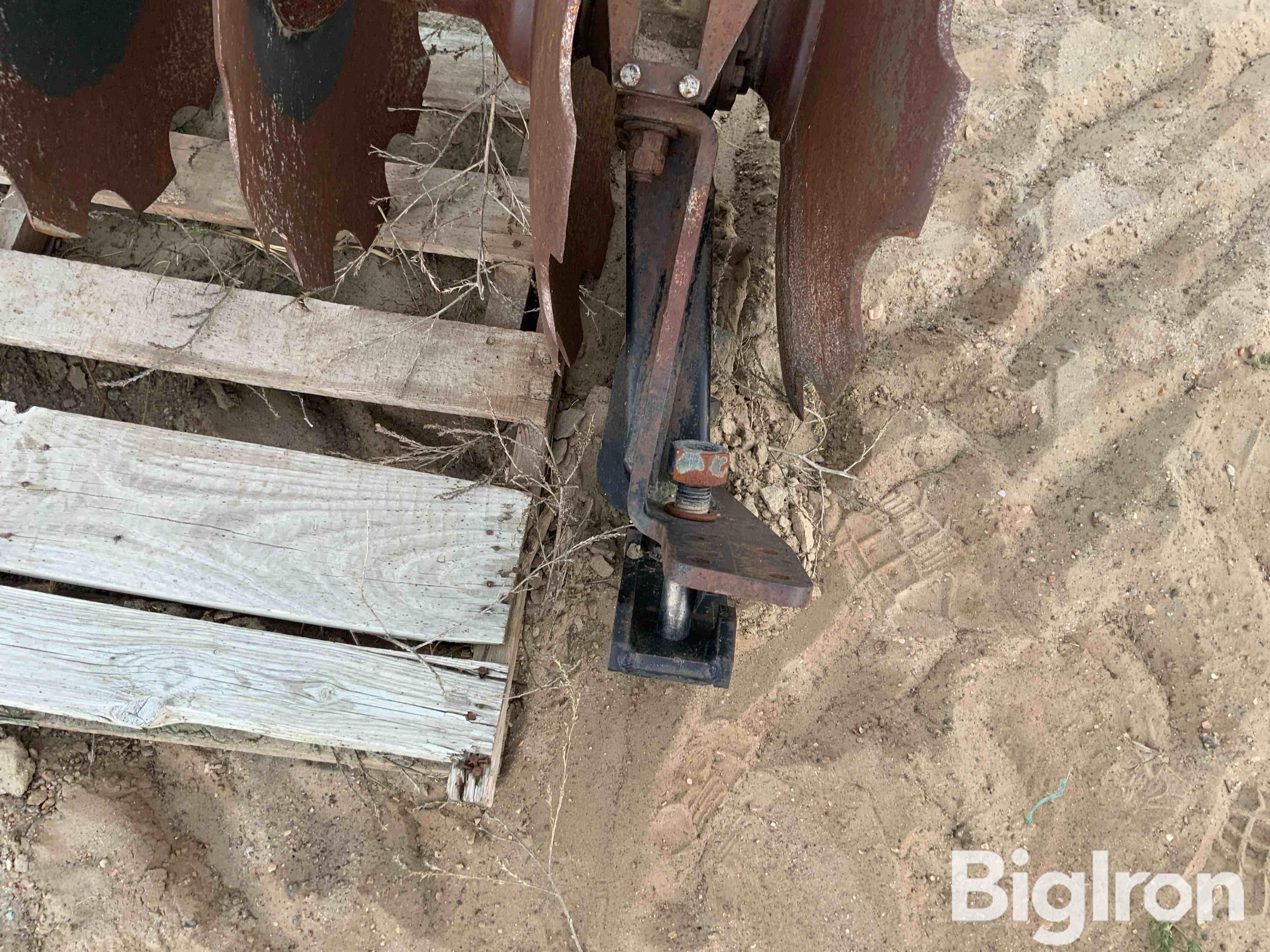 Gang Off 610 Pivot Track Closer BigIron Auctions