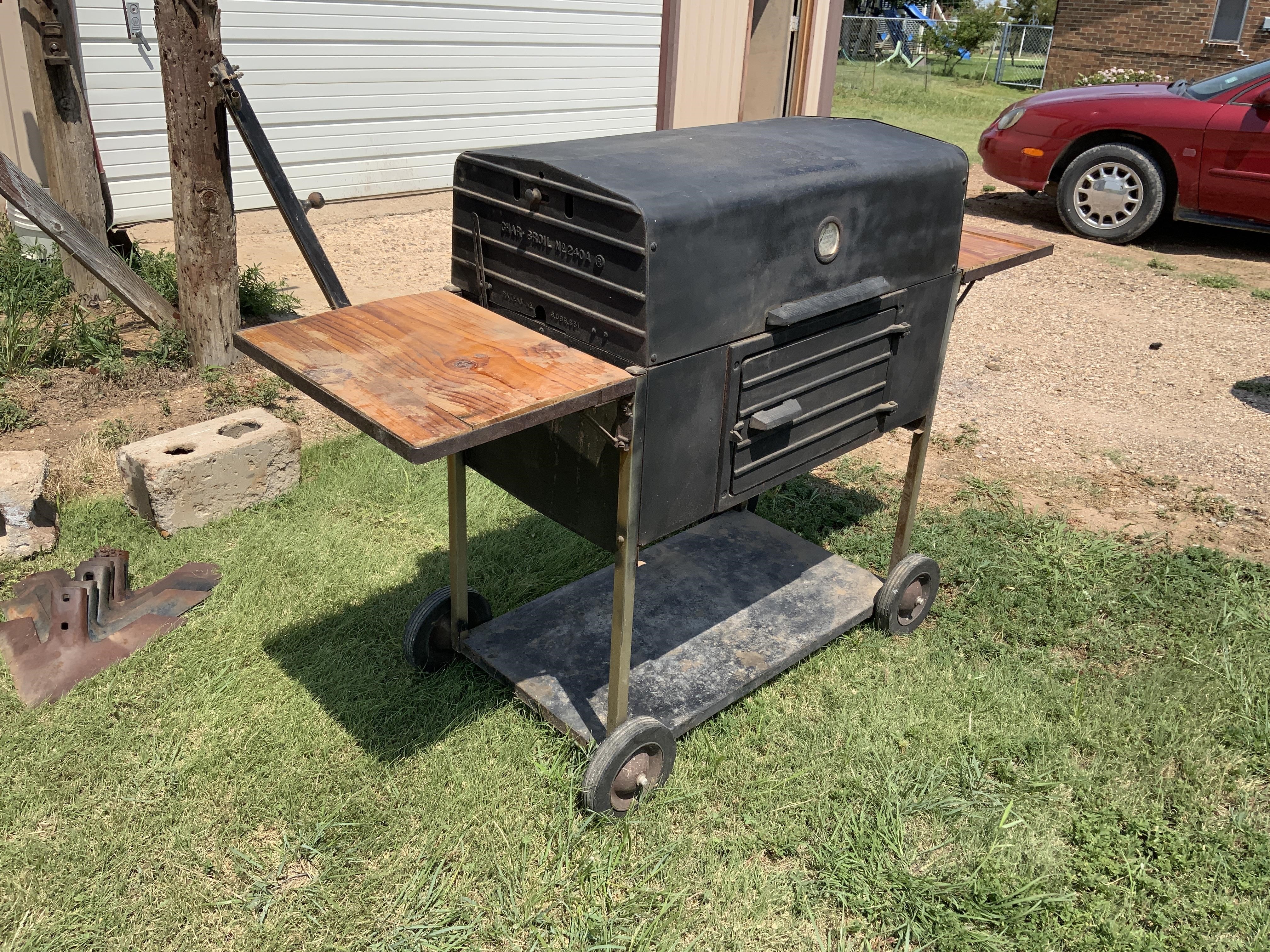 Char Broil 240A Charcoal Grill BigIron Auctions