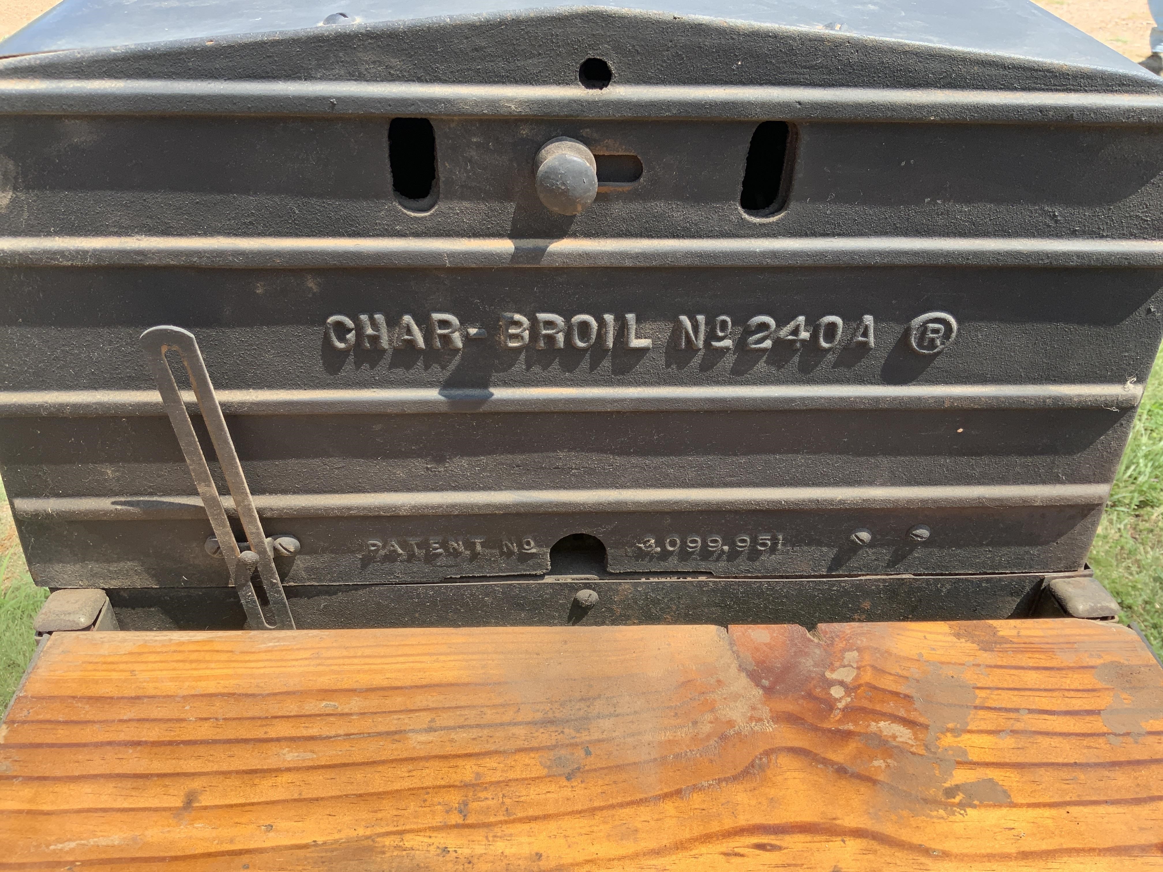 Char Broil 240A Charcoal Grill BigIron Auctions