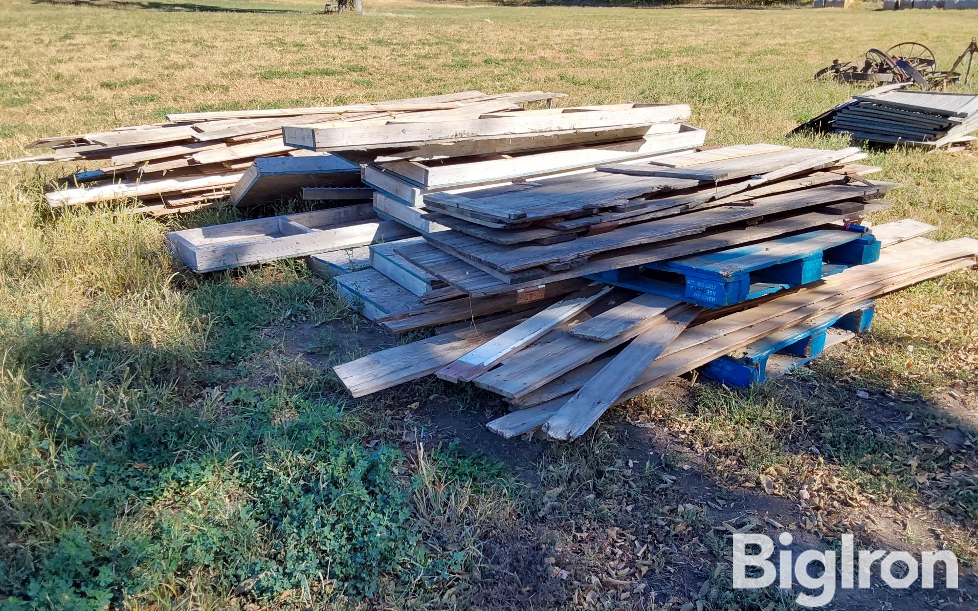 Barn Wood BigIron Auctions   Usedbarnwood E5b65ff0b2a84031bdf052c9b86018f8 