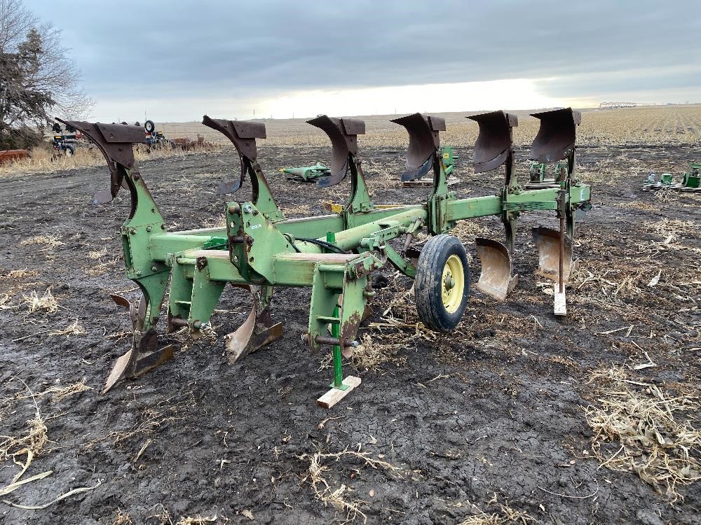 John Deere 4600 3-Pt Roll-Over 6 Bottom Plow BigIron Auctions