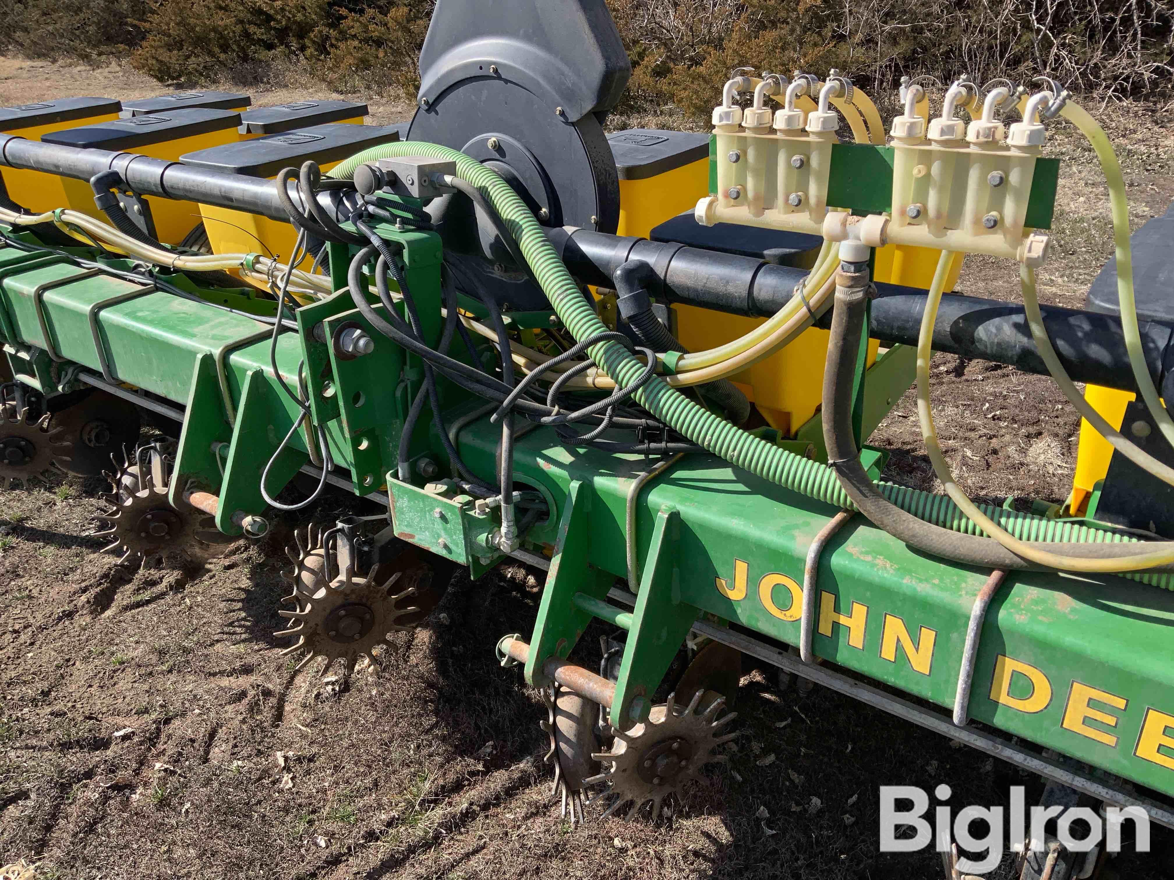 John Deere 7300 8r30 3 Pt Planter Bigiron Auctions 5344