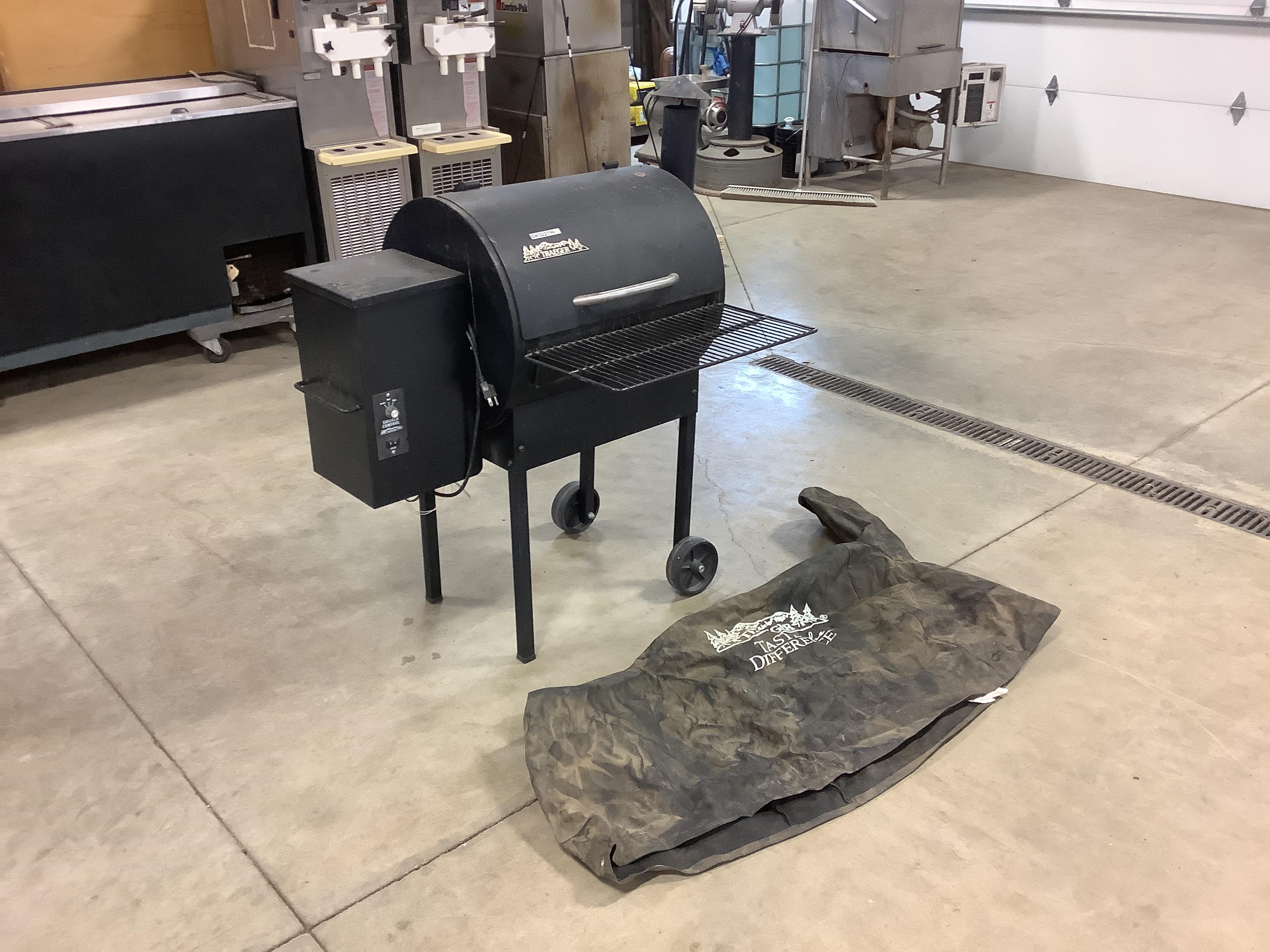 Traeger Bbq070 Pellet Grill Bigiron Auctions