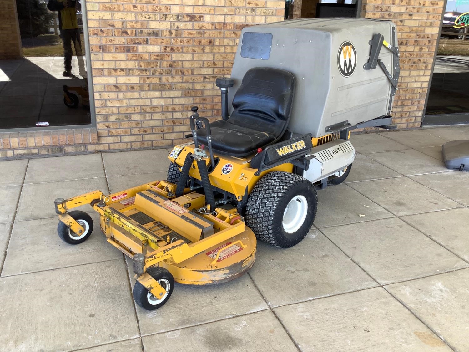 Walker MT25I-11 Zero Turn Mower BigIron Auctions