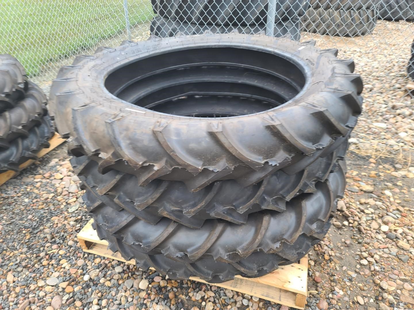 Farm Boy Irrigation Pivot Tires BigIron Auctions