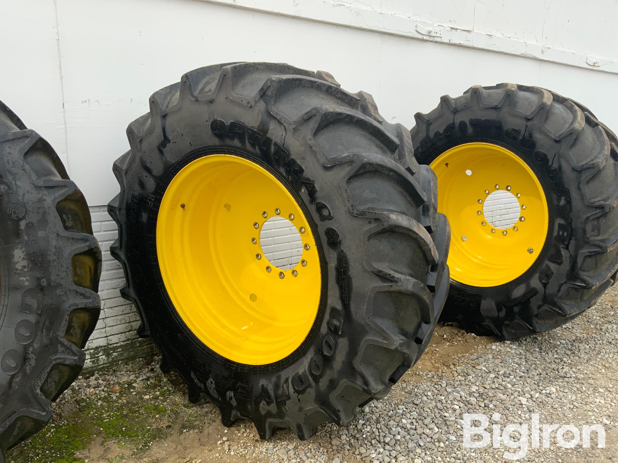 John Deere R Series Sprayer Rims Floater Tires Bigiron Auctions