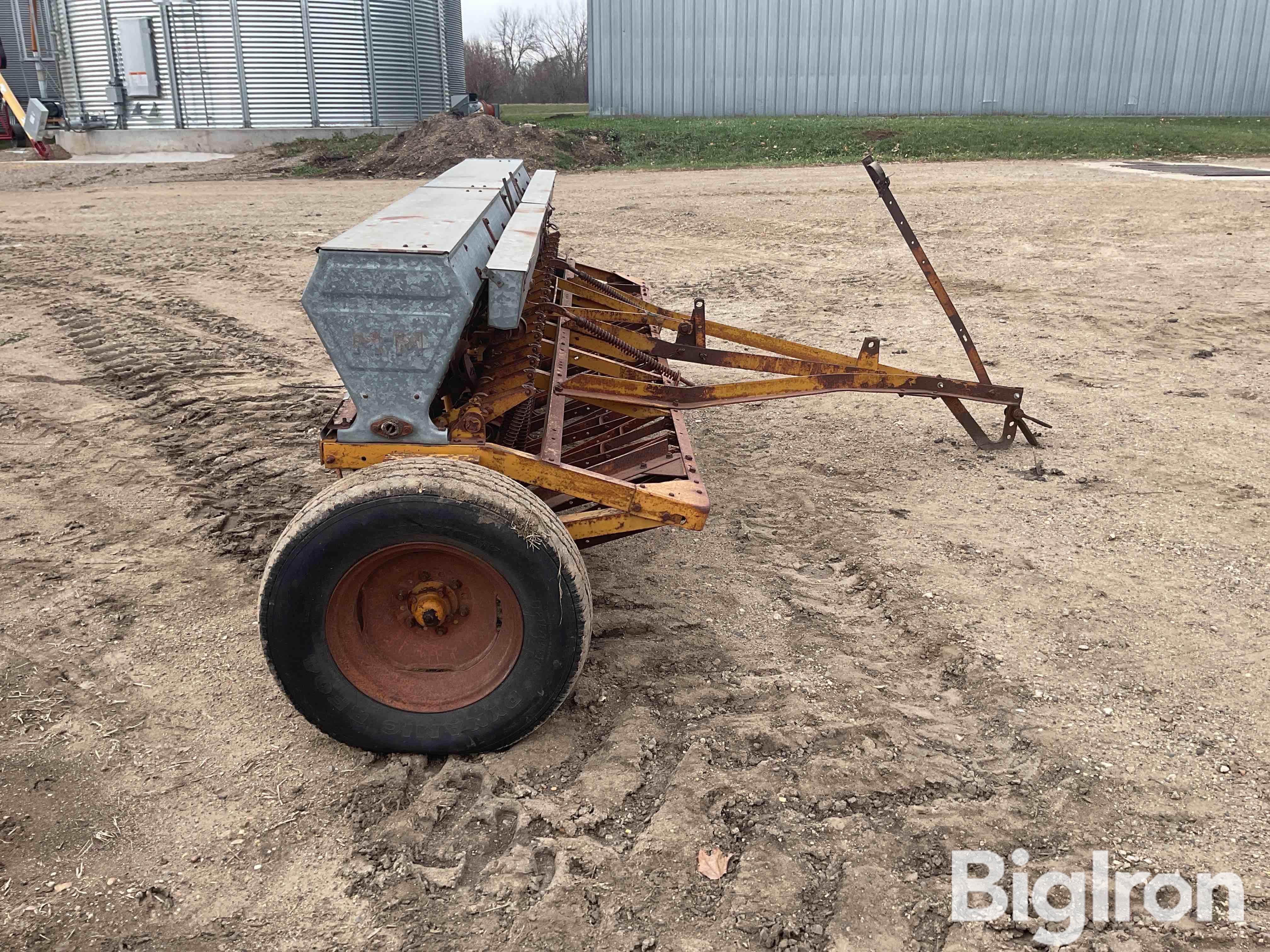 Minneapolis Moline P3 6 10 Grain Drill Bigiron Auctions