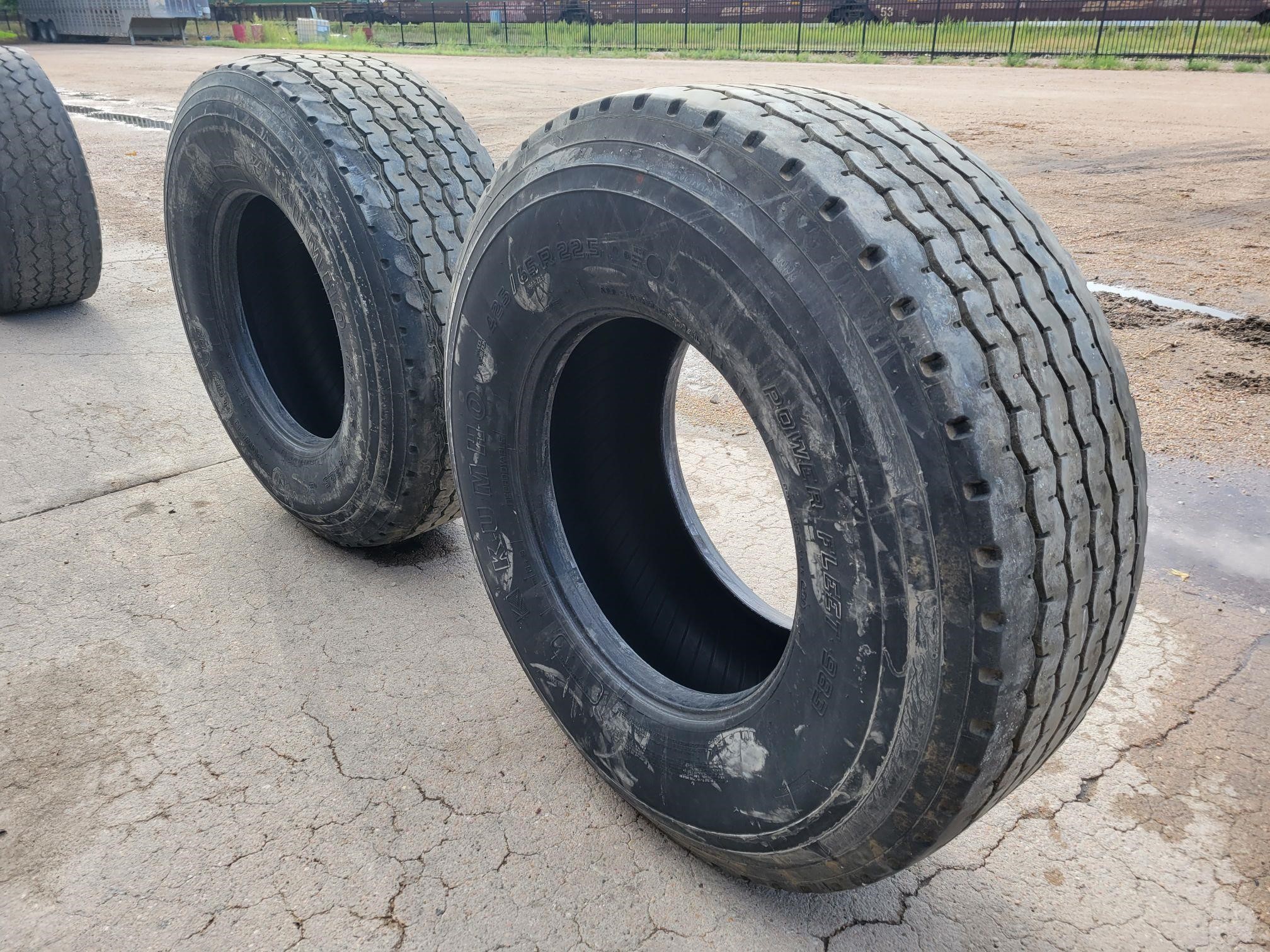 Kumho Power Fleet 983 Used 425/65R22.5 Tires BigIron Auctions