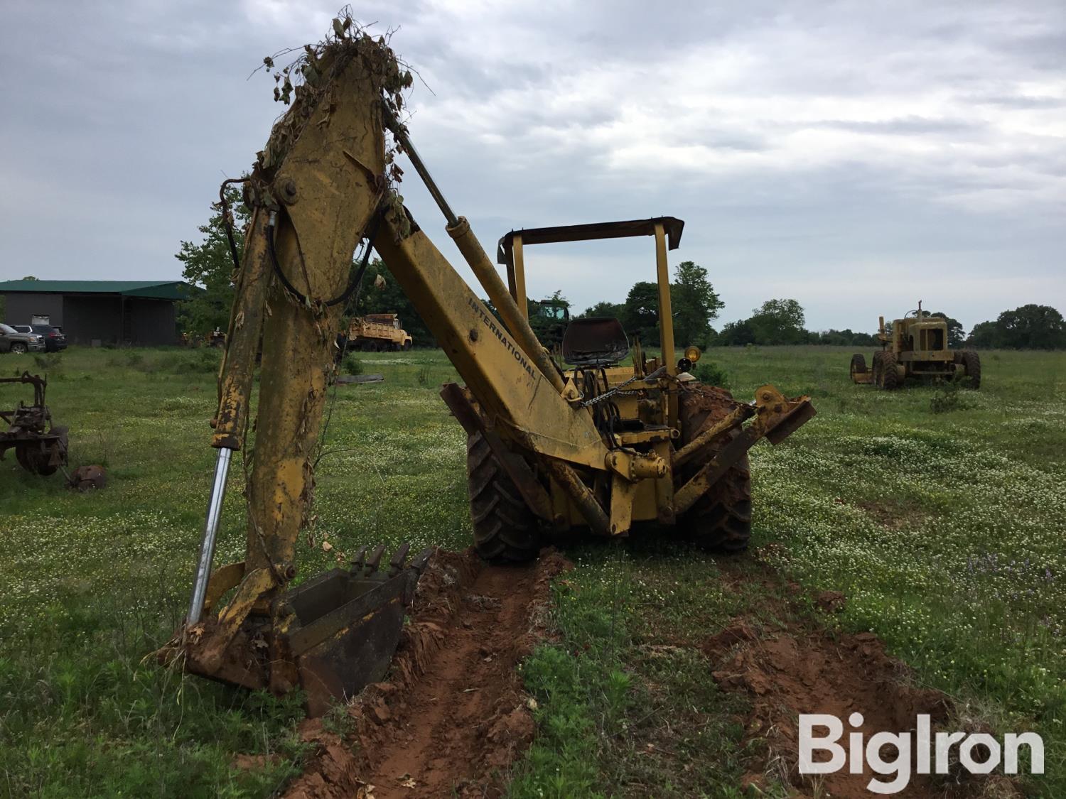 International 2500 Series B 2WD Loader Backhoe BigIron Auctions