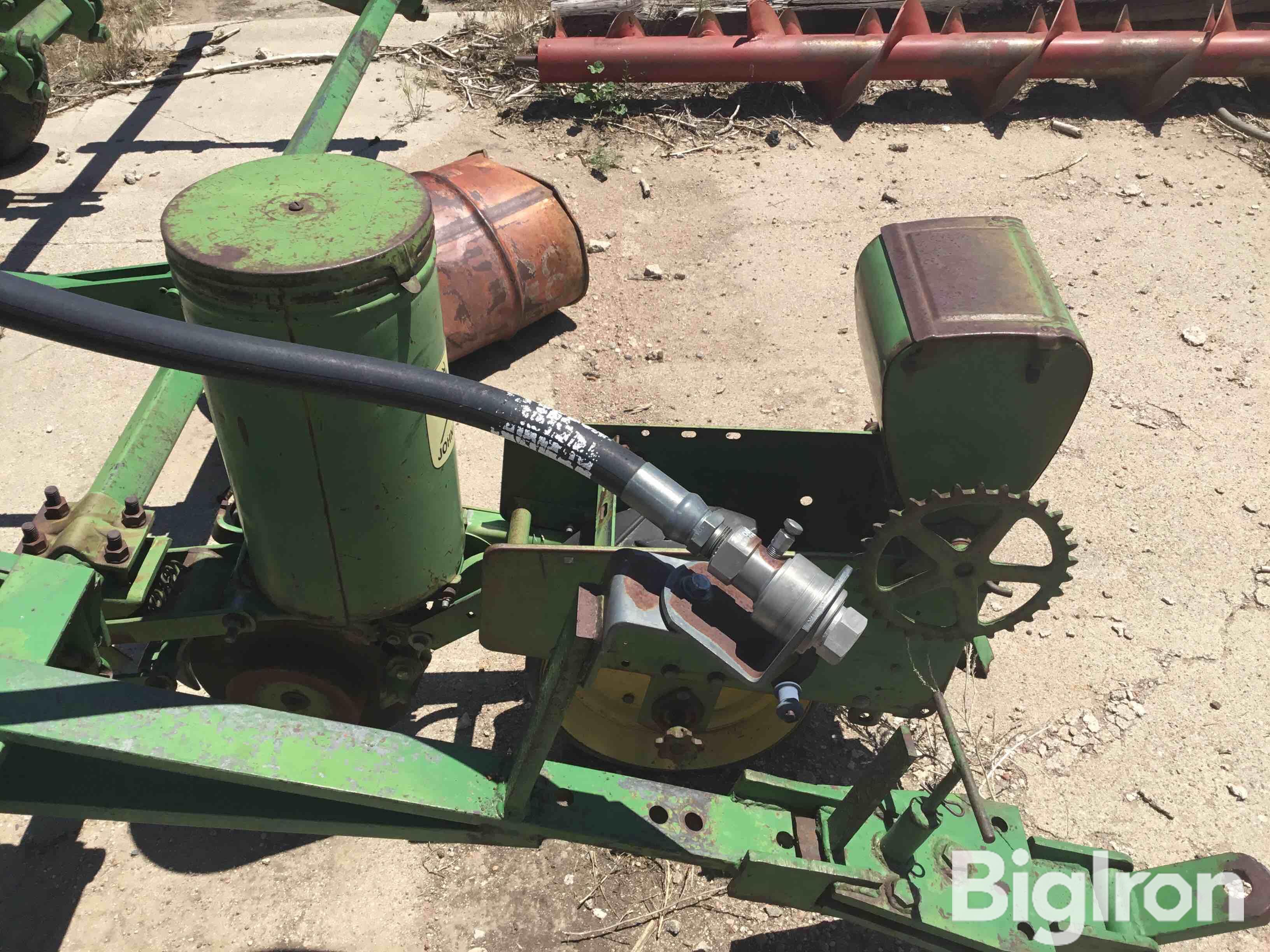 John Deere 71 Toolbar W Planter Unit Bigiron Auctions