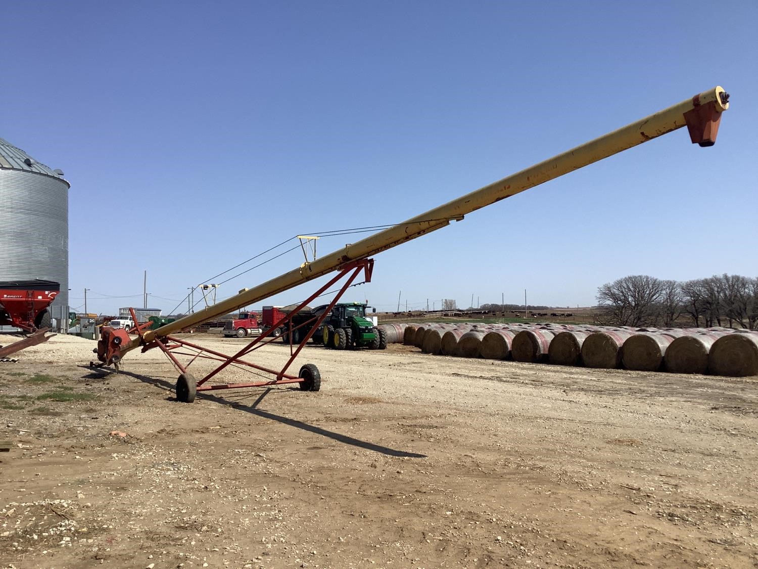 Westfield MR100 Auger w/ Swing Out Hopper BigIron Auctions