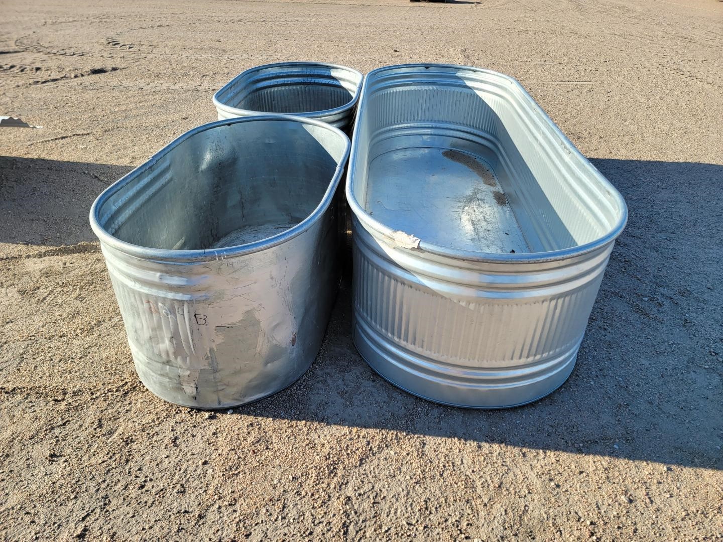 oblong-watering-tanks-bigiron-auctions