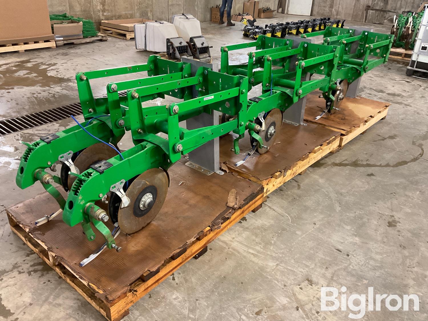 John Deere 1770 Planter Row Units Bigiron Auctions