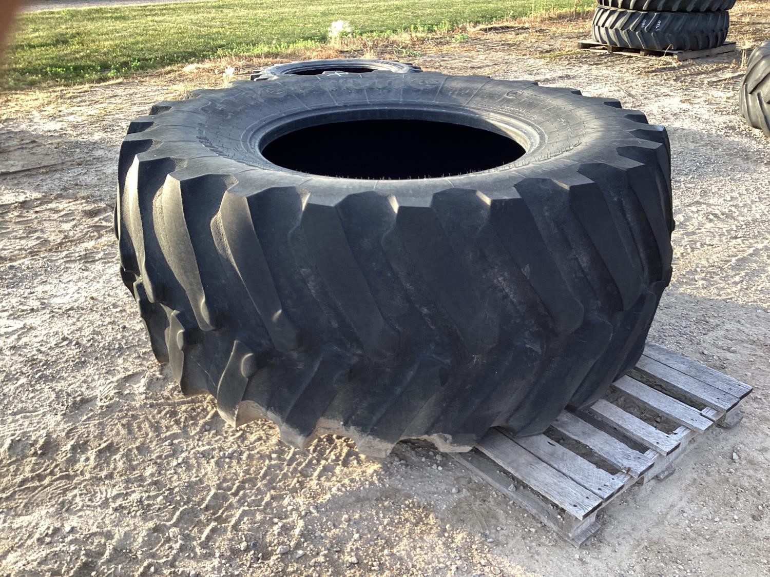 Firestone Deep Tread IF 800/70R38 Tire BigIron Auctions