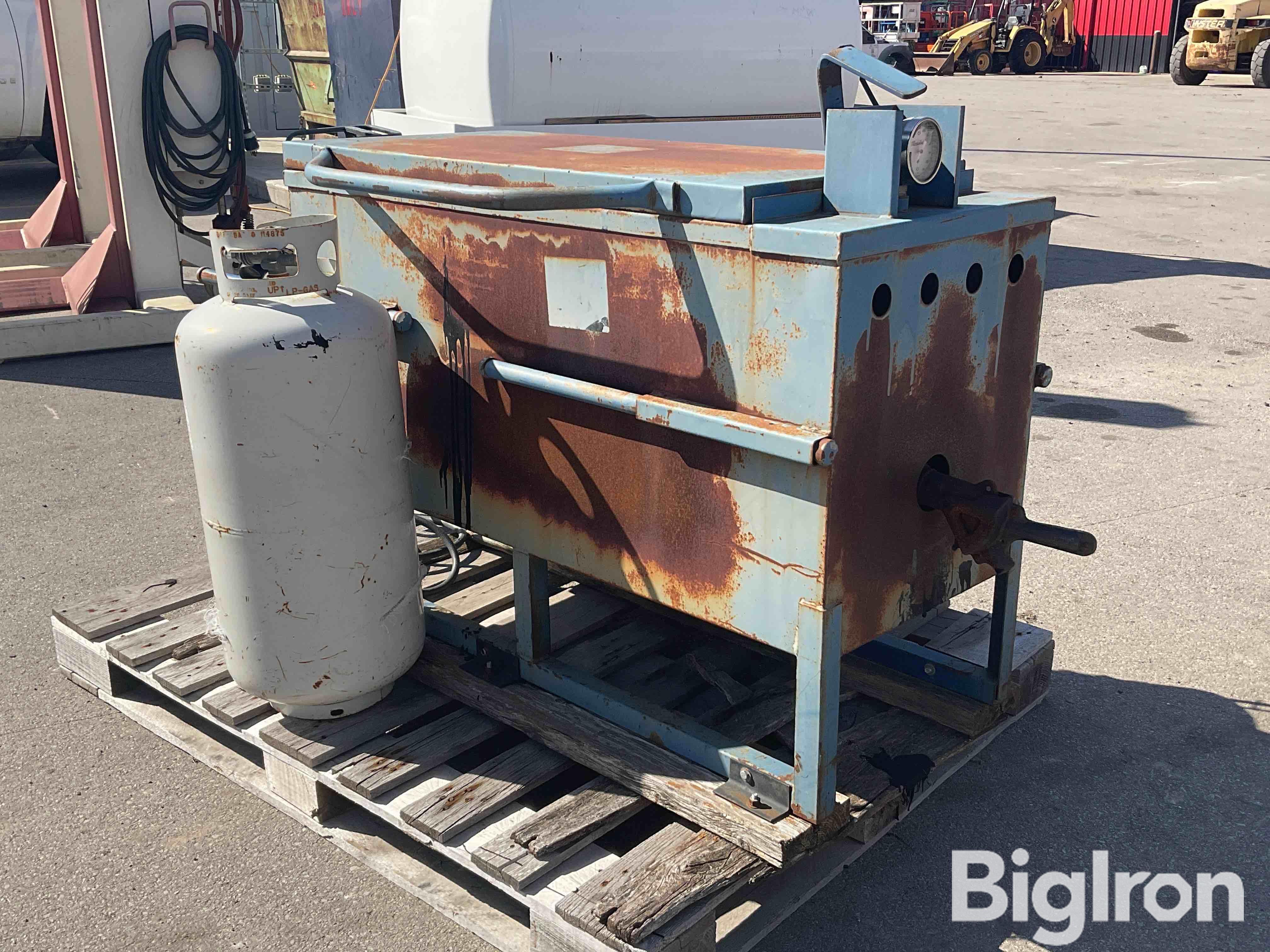 Gingway Stationary Tar Melting Kettle W/LP Tank BigIron Auctions