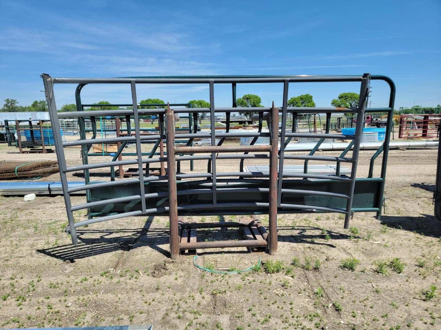 Behlen Hay Feeder Panel/Curved Corral Panel BigIron Auctions