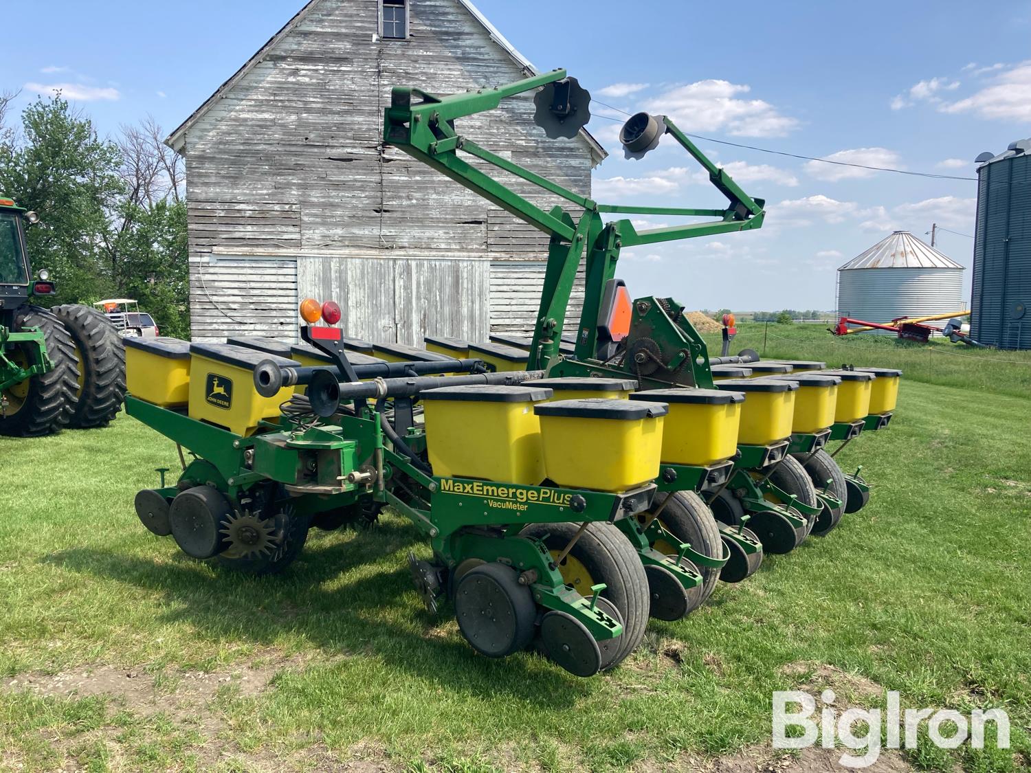 John Deere 1760 Maxemerge Plus 12r30 Planter Bigiron Auctions 3928