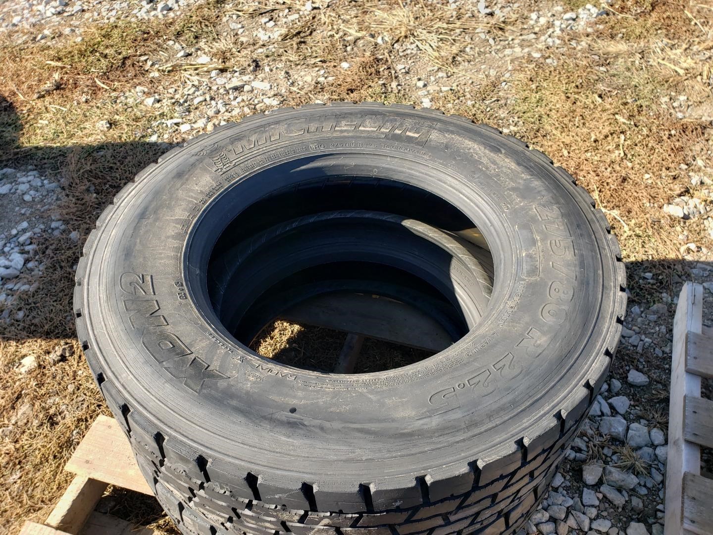 22-5-low-profile-tires-bigiron-auctions