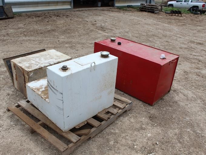 Rectangular 100 Gallon And L Shaped 50 Gallon Tanks Bigiron Auctions