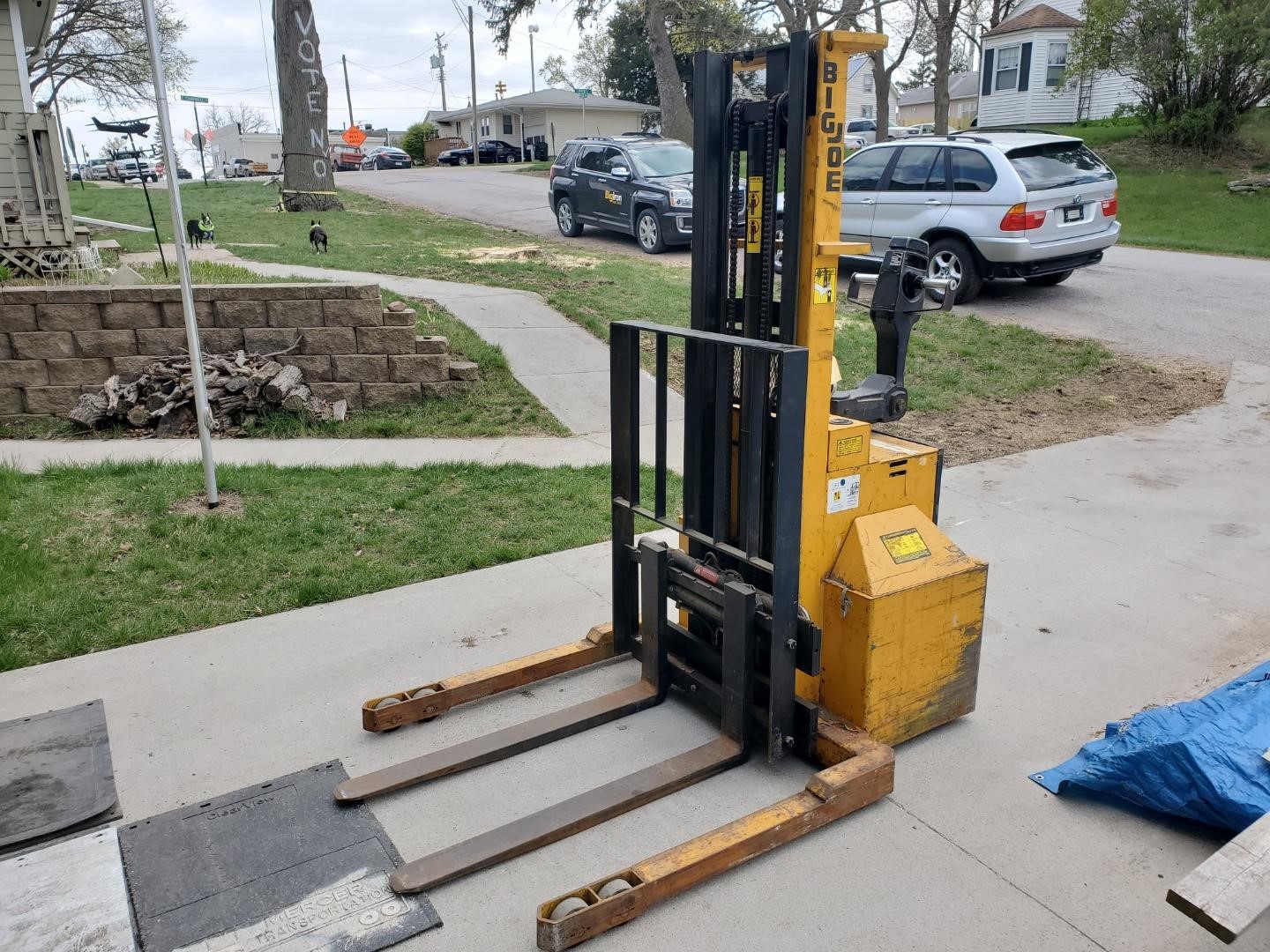 Farm-made tall straddle cart