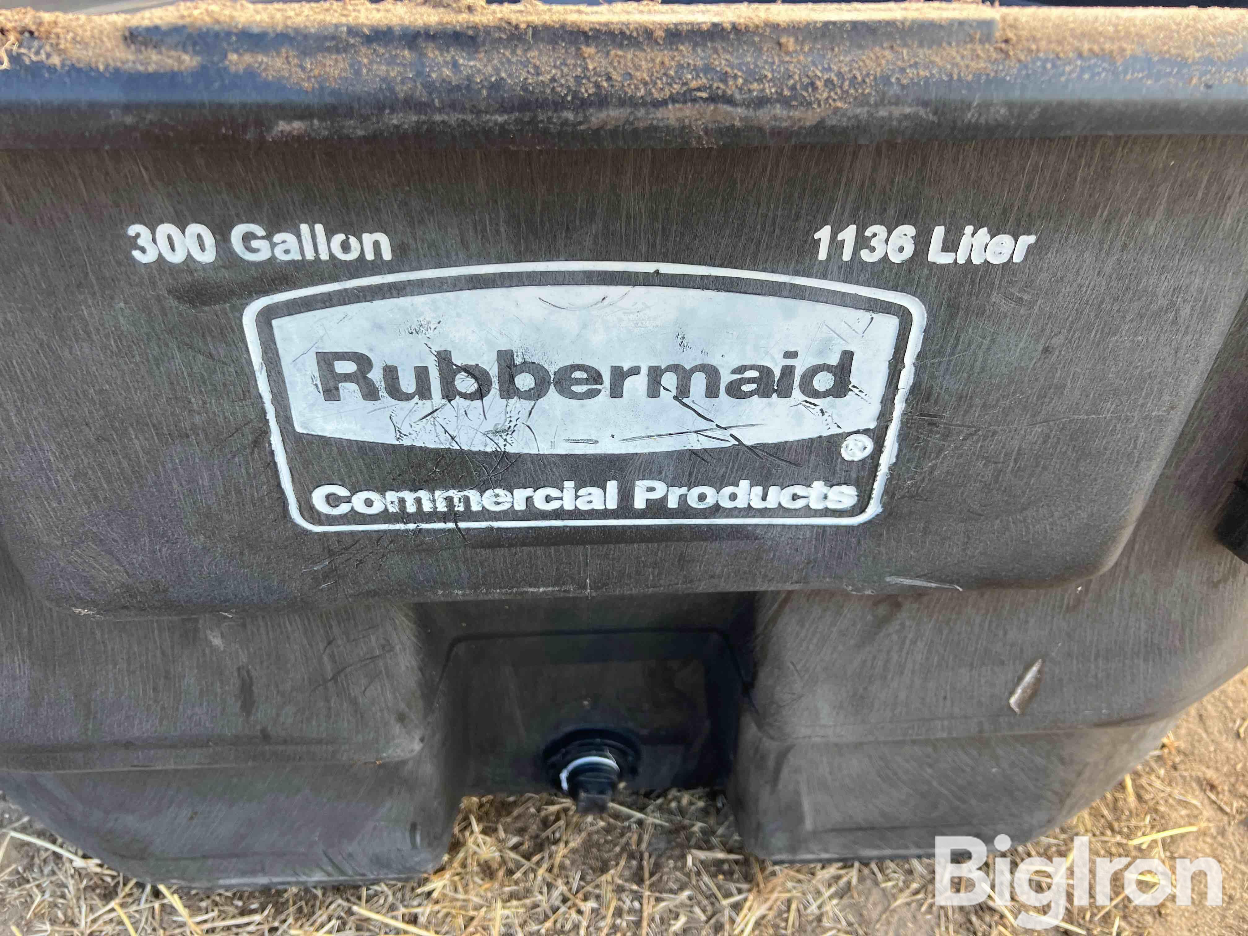 Lot 4 Rubbermaid 300 gallon water tank - Swico Auctions