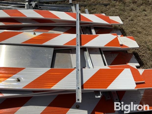 TrafFix Type III Road Closed Signs BigIron Auctions