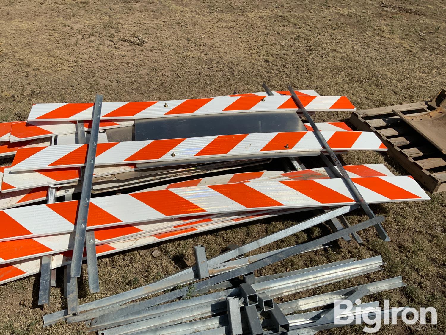 TrafFix Type III Road Closed Signs BigIron Auctions