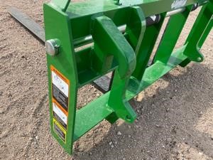 John Deere /Frontier Quick Attach Pallet Fork Loader Attachment BigIron ...