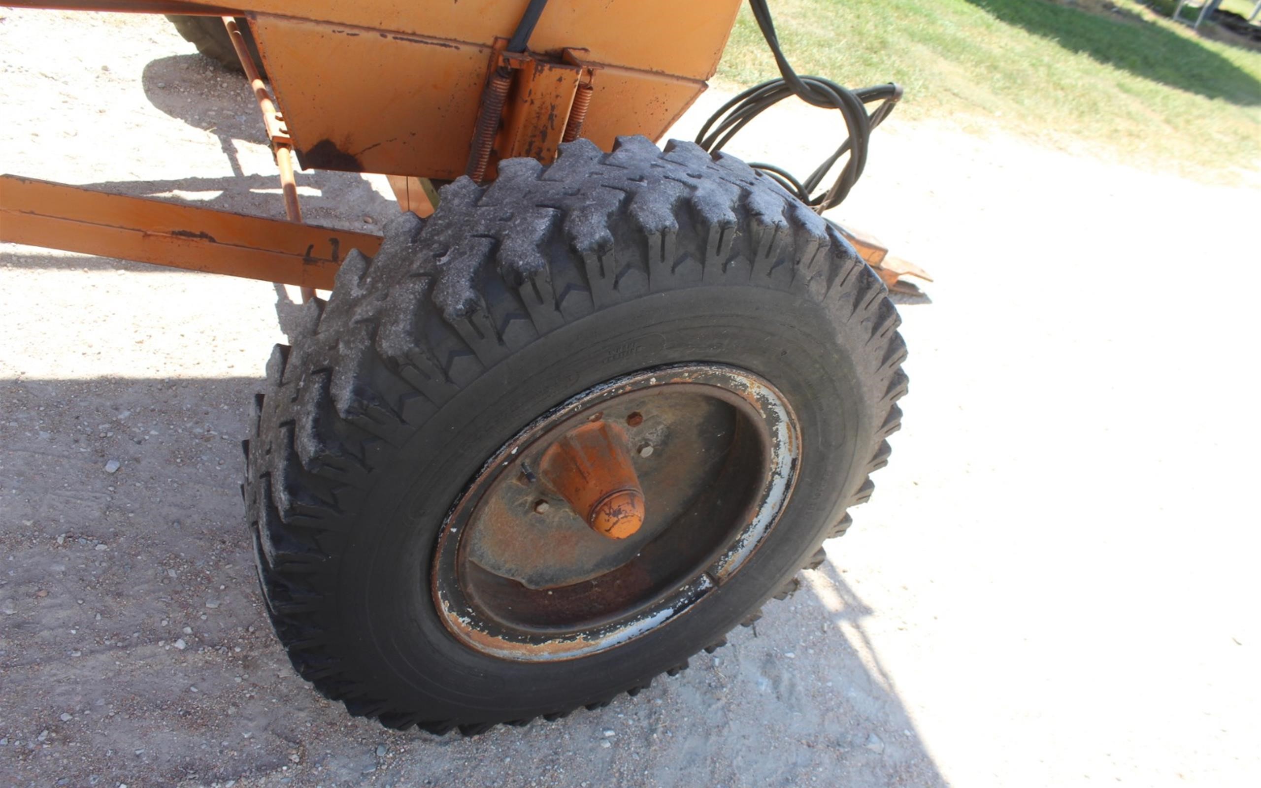 Richardton 1200 Hydraulic 4-Wheel Dump Wagon W/Top BigIron Auctions