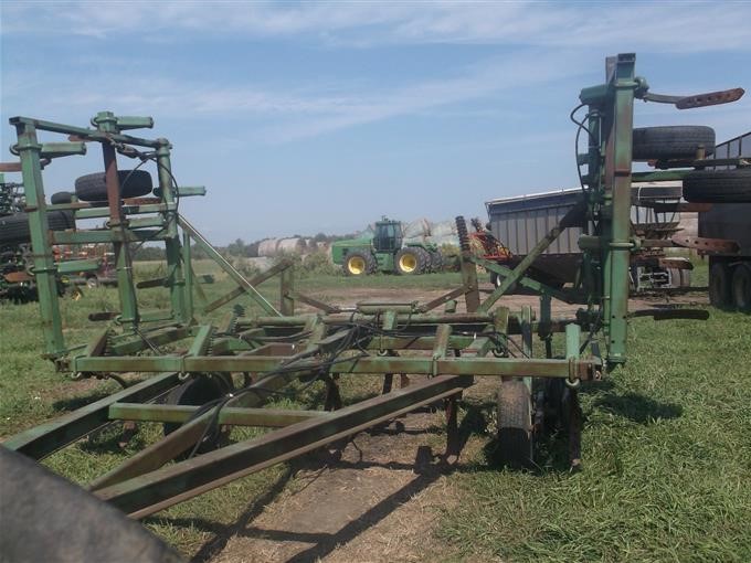 John Deere 1600 Chisel Plow BigIron Auctions