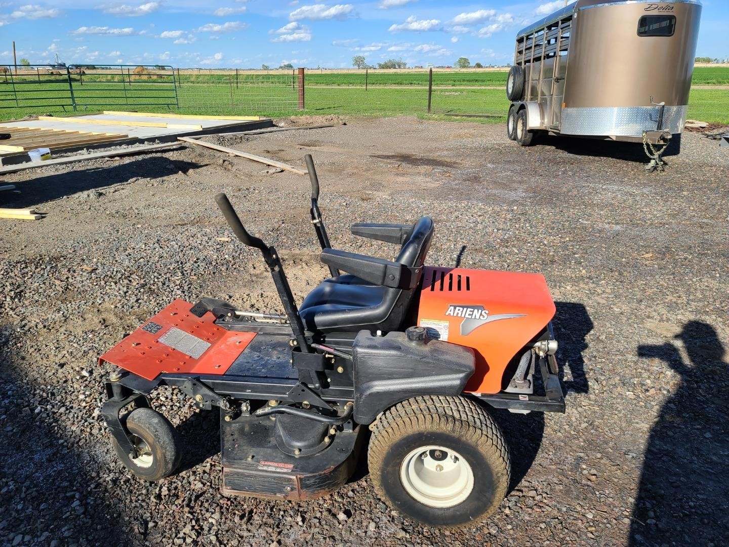 Ariens Mini Zoom 1540 Zero Turn Mower BigIron Auctions