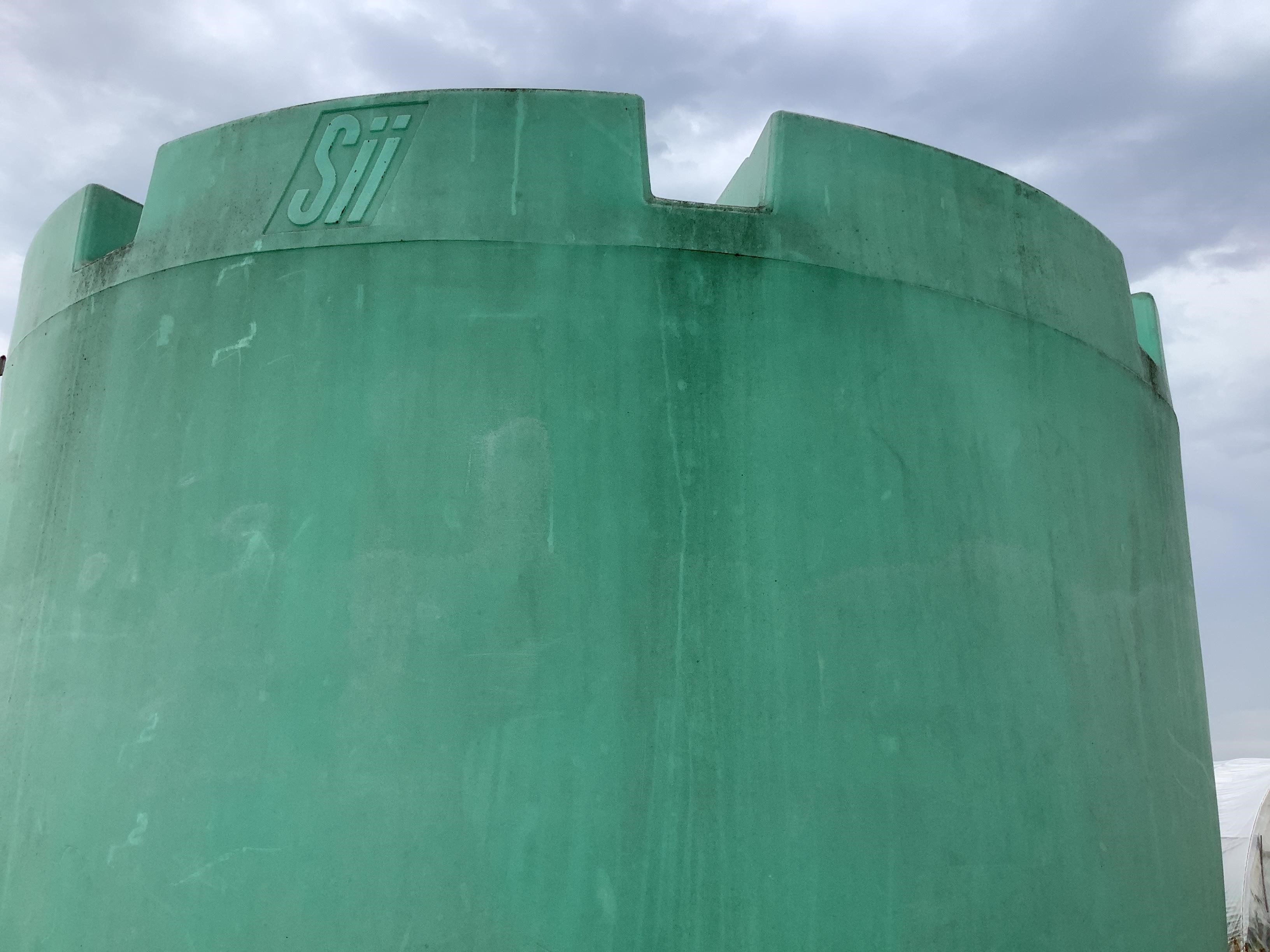 sii-5000-gal-poly-tank-bigiron-auctions