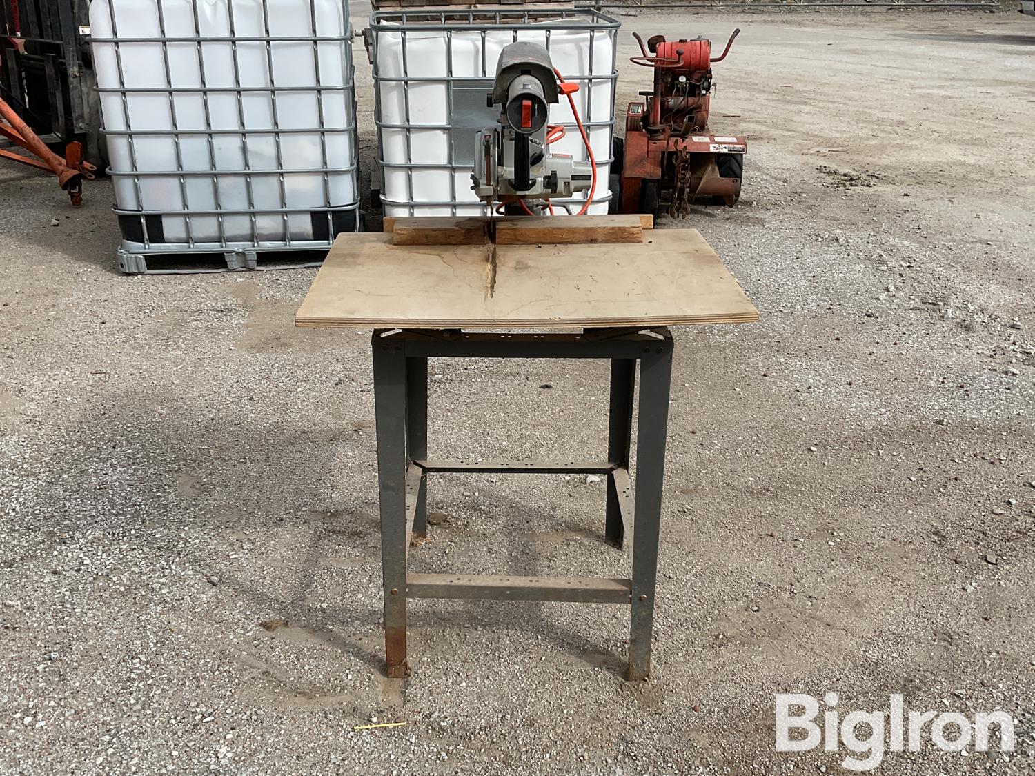 Black Decker No. 7700 Compact Radial Arm Saw BigIron Auctions